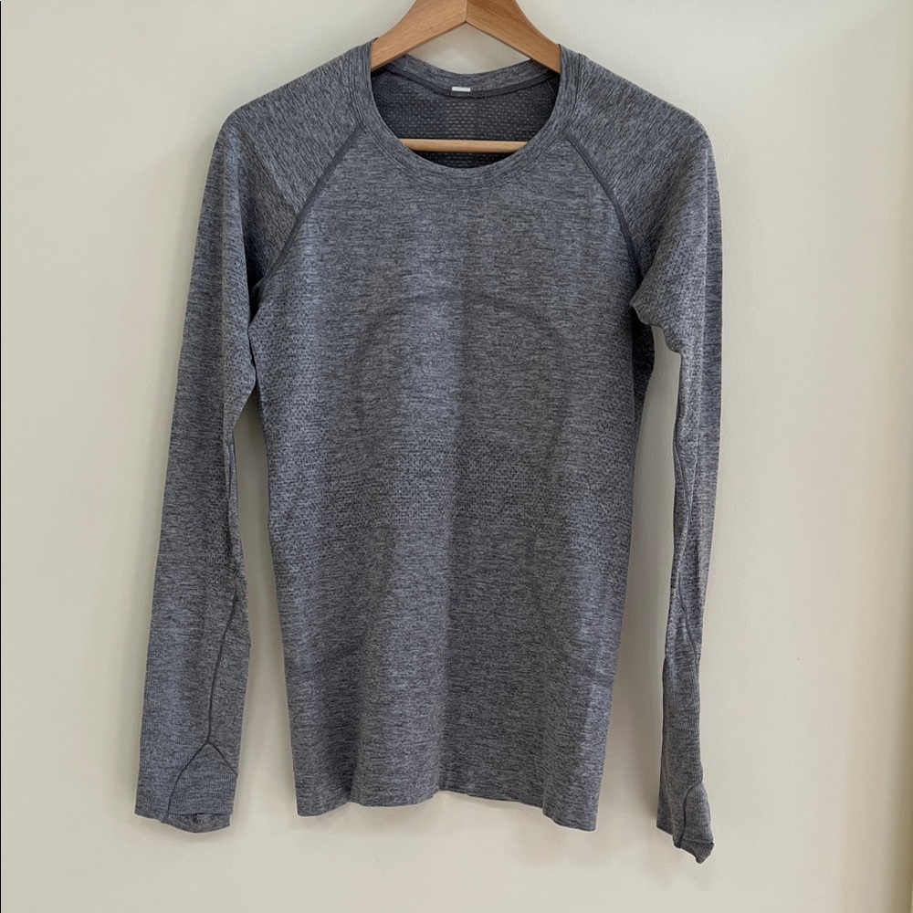 Lululemon Grey Swiftly Tech Long Sleeve Shirt in Size 6